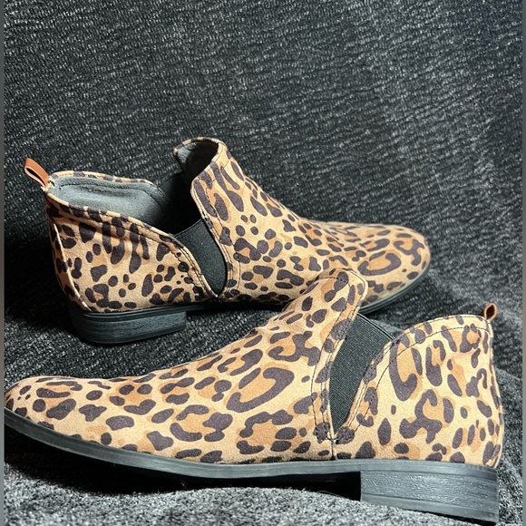 Dr. Scholl’s cheetah print boots. Size 8.5/9. Great condition - Picture 2 of 5